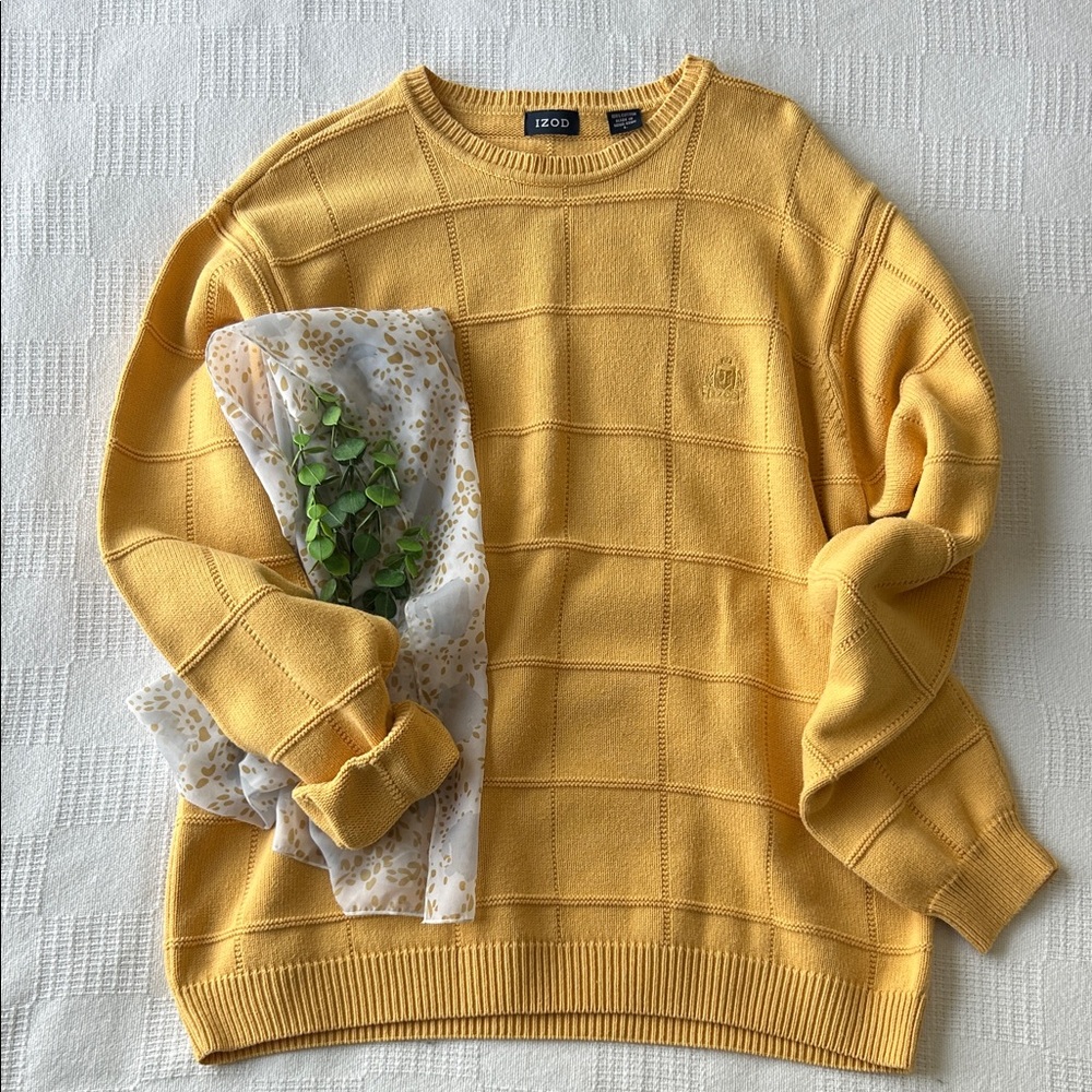 IZOD Women’s Yellow Textured Knit sweater size Large